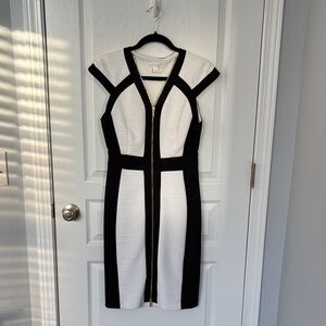 Elegant Black and White Zip-Front Body con Dress